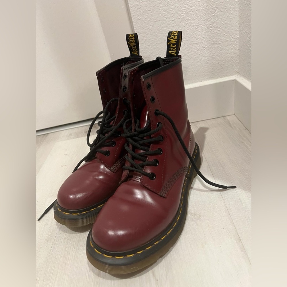 Dr. Martens Cherry Red 1460 SMOOTH LEATHER LACE UP BOOTS Size 7 Women